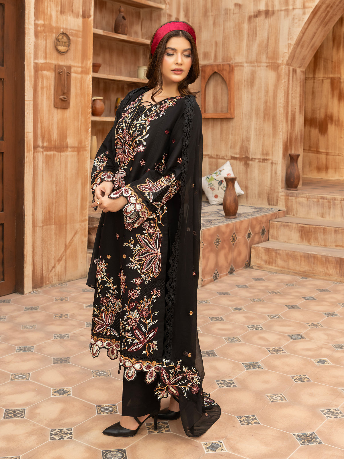 unstitched-embroidered-lawn-suit-neckline-wasl